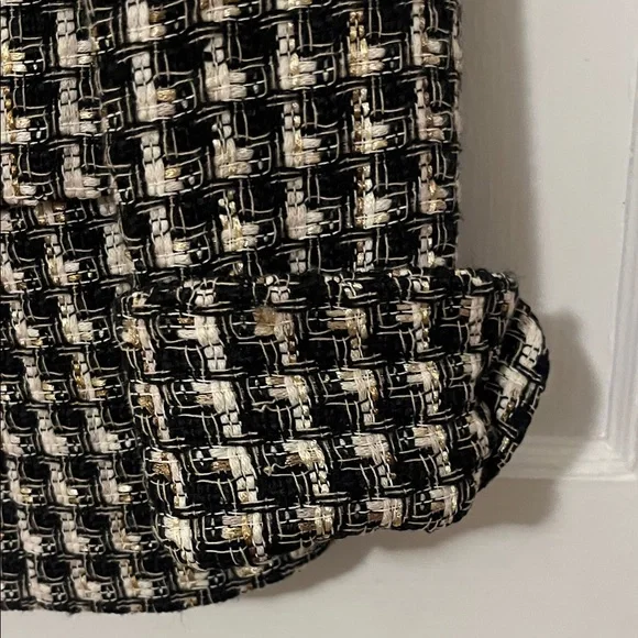 Classic Black, White & Gold Tweed Tailored Jacket size 4 - Picture 4 of 9